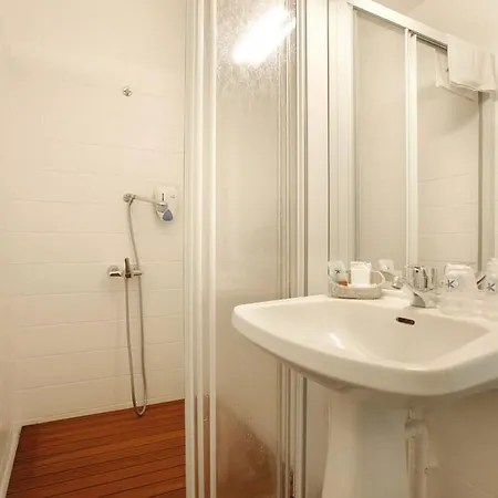 Kyriad Direct Rennes Ouest Hotel 3*