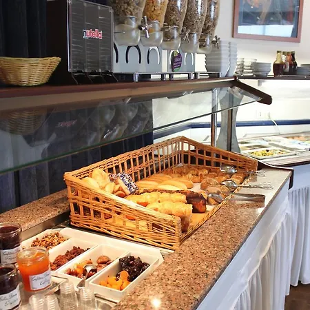 Hotel Kyriad Direct Rennes Ouest 3*