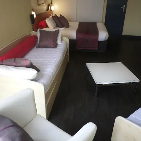 Hotel Kyriad Direct Rennes Ouest 3*